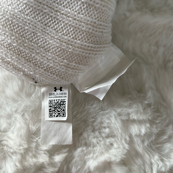 Michigan state college Under Armour OSFA white beanie with pom worn once - Picture 3 of 3